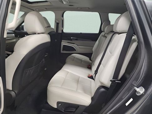 Used 2020 Kia Telluride EX image 22