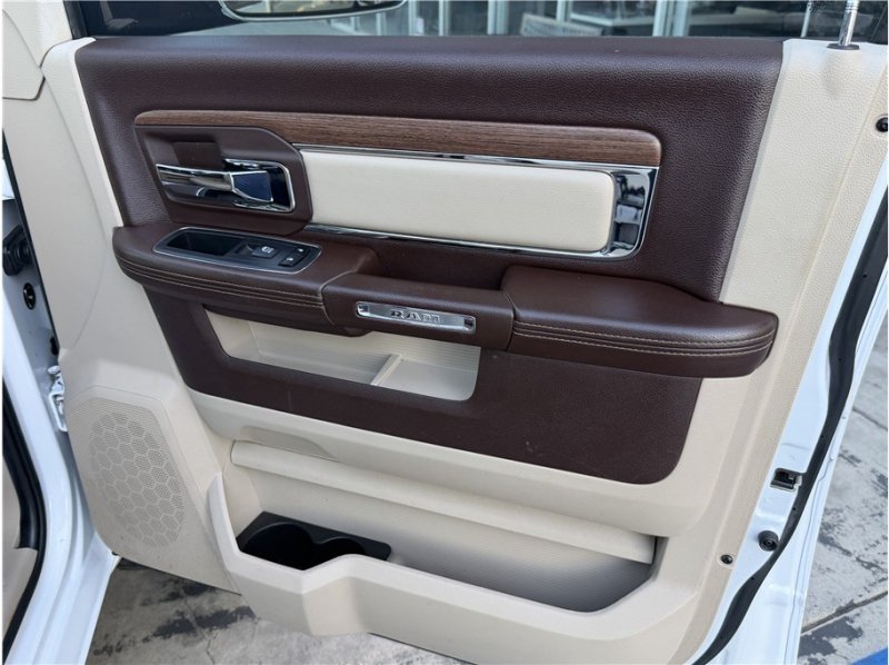 Used 2018 RAM 1500 Laramie w/ Convenience Group AWD/4WD image 29