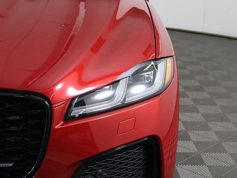 Used 2024 Jaguar F-PACE R-Dynamic S image 17