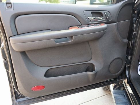 Used 2008 GMC Sierra 2500 SLT w/ Z71 Off-Road Package image 11