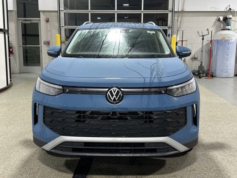 New 2026 Volkswagen Tiguan SE image 2