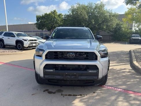 Used 2025 Toyota 4Runner TRD Off-Road Premium AWD/4WD image 2