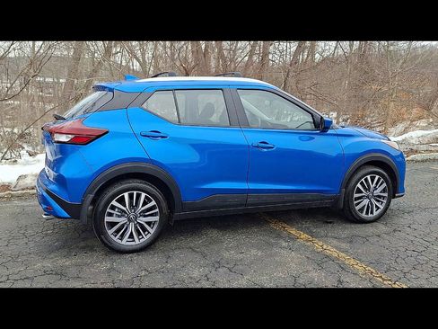 Used 2024 Nissan Kicks SV w/ Interior Electronics Package image 8