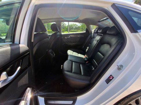 Used 2019 Kia Cadenza Limited FWD image 11