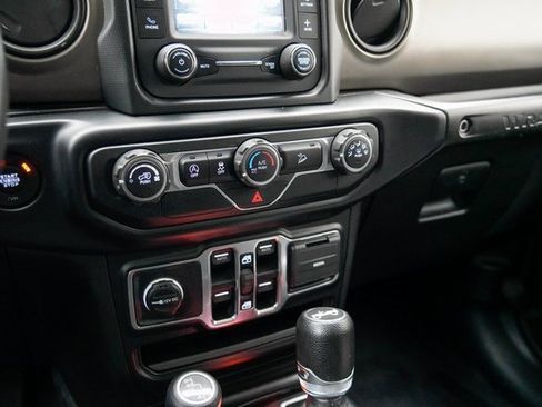 Used 2019 Jeep Wrangler Unlimited Sport S image 21