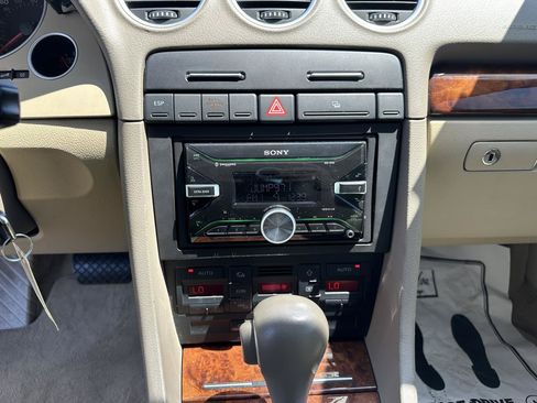 Used 2009 Audi A4 2.0T FWD image 13