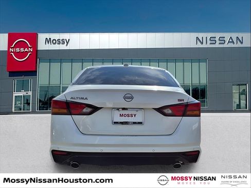 New 2025 Nissan Altima 2.5 SR image 6