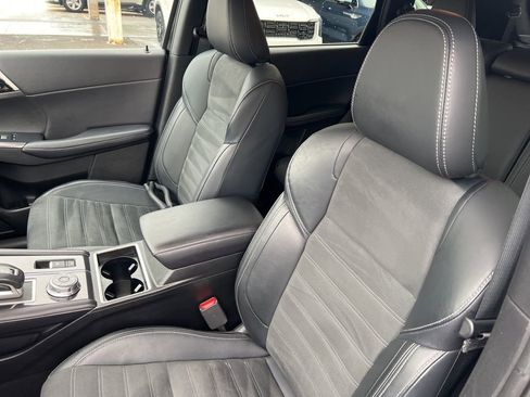 Used 2024 Mitsubishi Outlander SE image 5