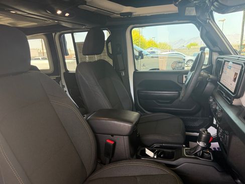 Used 2024 Jeep Wrangler Unlimited Sport AWD/4WD image 29