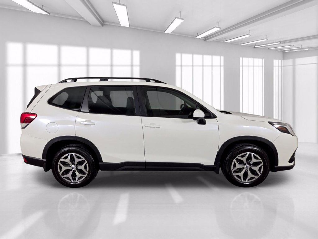Certified 2023 Subaru Forester Premium AWD/4WD image 8
