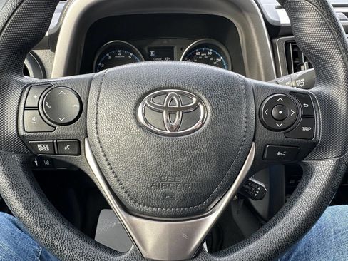 Used 2017 Toyota RAV4 LE image 19