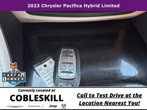 Used 2023 Chrysler Pacifica Limited FWD image 24