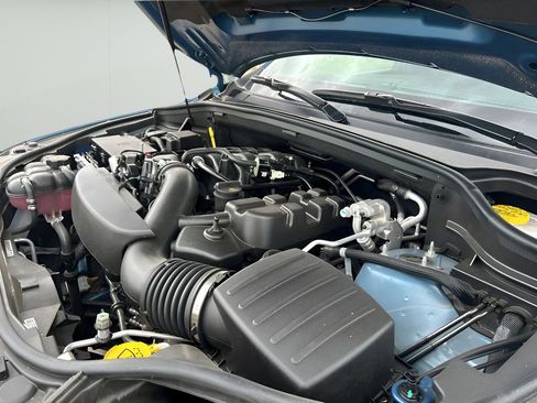 Used 2025 Dodge Durango GT image 29