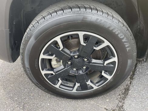 Used 2023 Jeep Renegade Latitude AWD/4WD image 7
