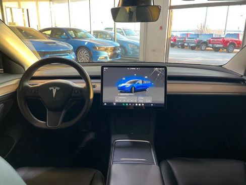 Used 2023 Tesla Model 3 Standard Range image 20