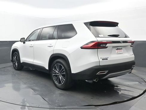 Used 2024 Toyota Grand Highlander AWD Hybrid image 3