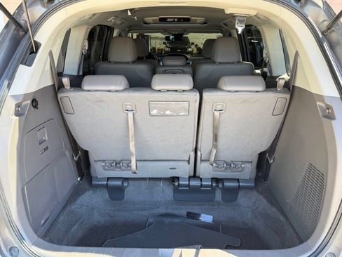 Used 2014 Honda Odyssey Touring Elite image 17