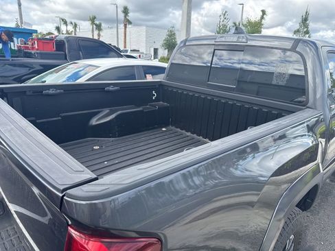 Used 2022 Toyota Tacoma SR5 w/ Technology Package RWD image 6