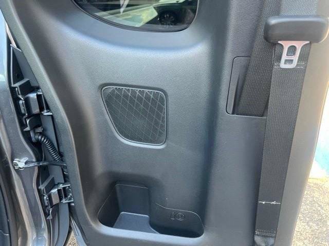 Used 2025 Nissan Frontier SV w/ SV Convenience Package RWD image 20
