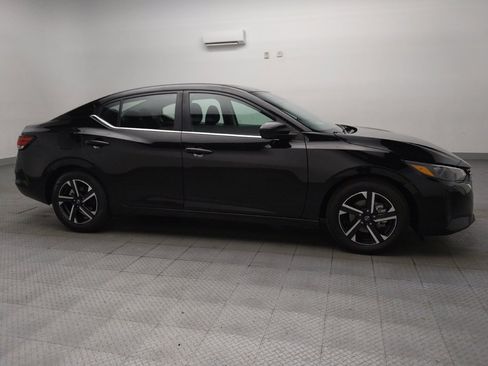 Used 2025 Nissan Sentra SV FWD image 11