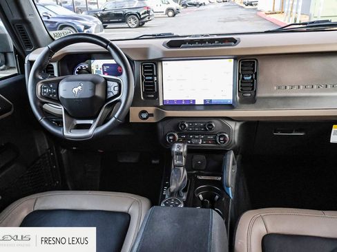 Used 2024 Ford Bronco Wildtrak image 16