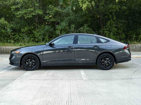 Used 2025 Honda Accord SE image 6