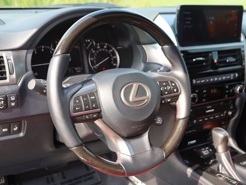 Used 2023 Lexus GX 460 Luxury w/ Sport Design Package image 6