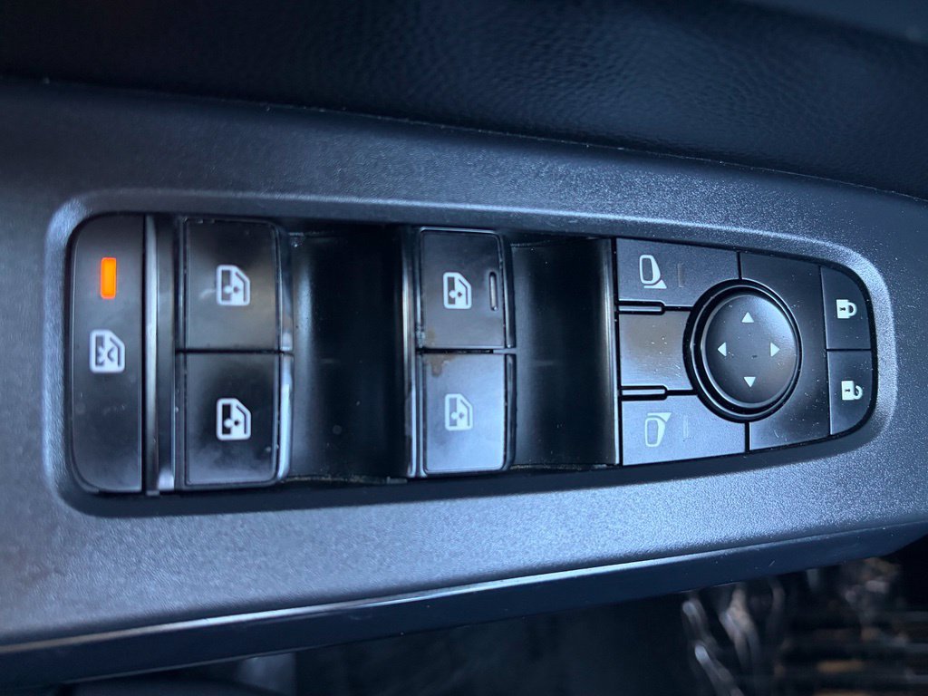 Used 2023 Nissan Pathfinder S FWD image 44