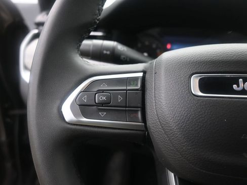 Used 2024 Jeep Compass Latitude image 24