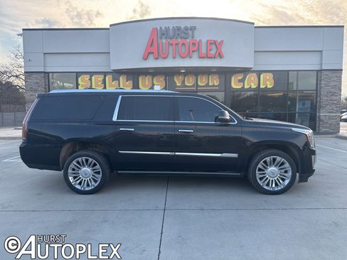 Used 2020 Cadillac Escalade ESV Platinum image 1