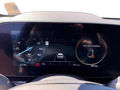 Used 2024 Kia Niro Wind w/ Wind Preserve Package FWD image 11