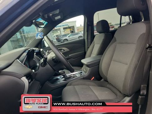 Used 2023 Chevrolet Traverse LT FWD image 17