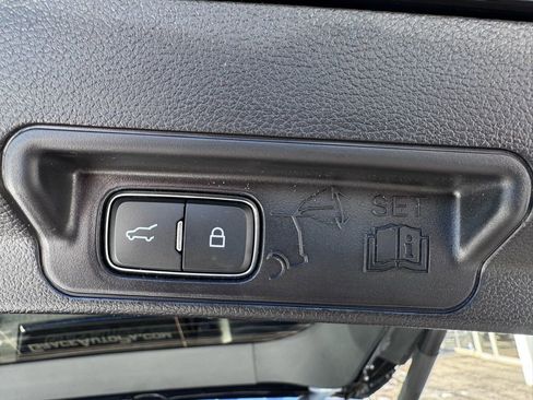 Used 2021 Ford Explorer XLT w/ Equipment Group 202A image 43