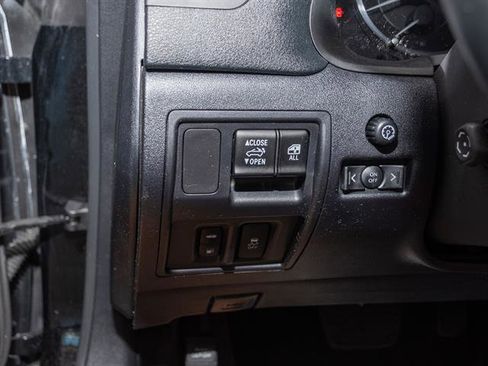 Used 2014 Lexus IS 250C image 8