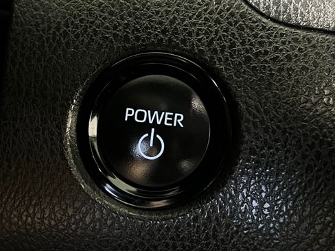 Used 2025 Toyota Camry LE image 19