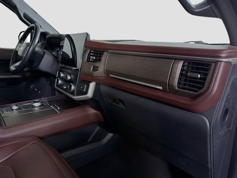 Used 2024 Ford Expedition Max Limited image 35