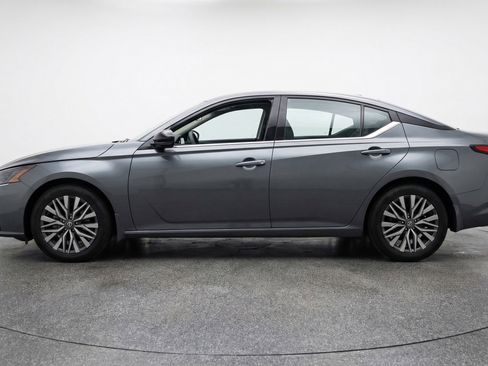 Used 2025 Nissan Altima 2.5 SV image 5