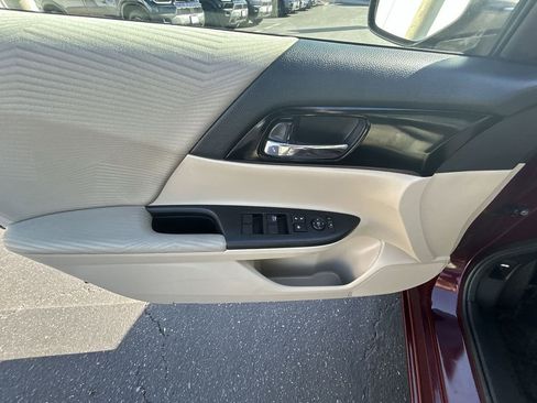 Used 2017 Honda Accord LX image 13