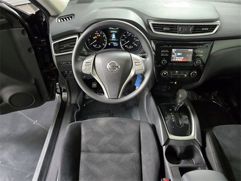 Used 2016 Nissan Rogue S image 16