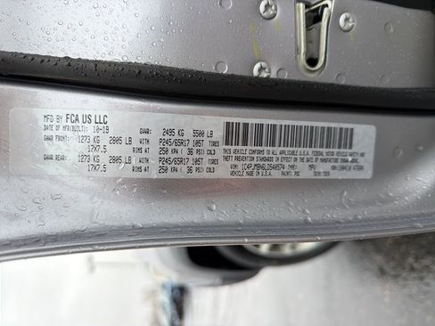 Used 2020 Jeep Cherokee Trailhawk w/ Cold Weather Group image 28