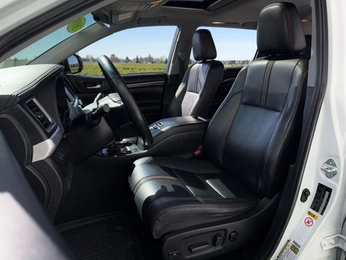 Certified 2019 Toyota Highlander SE AWD/4WD image 5