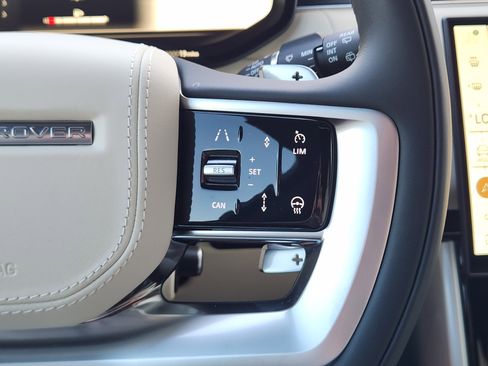 New 2025 Land Rover Range Rover Long Wheelbase SE image 29