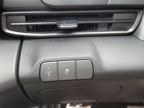 Used 2026 Hyundai Elantra Sport FWD image 14
