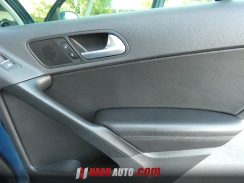 Used 2017 Volkswagen Tiguan SEL FWD image 41