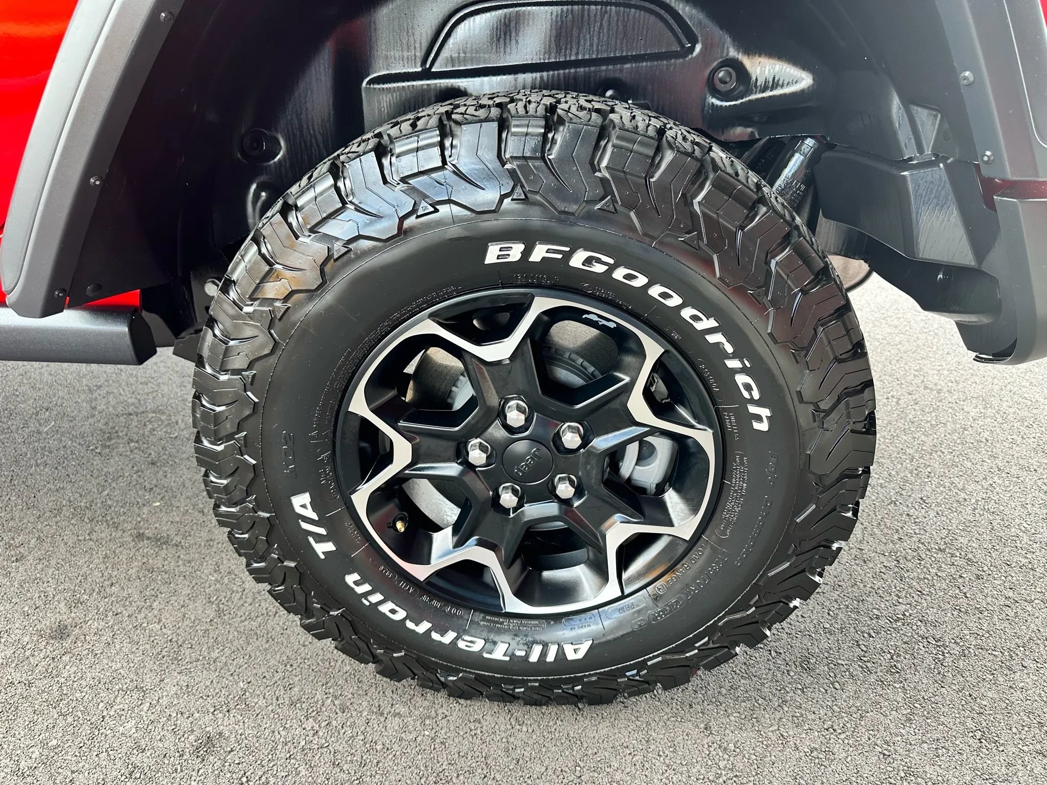 Used 2021 Jeep Wrangler Unlimited Rubicon 4xe w/ Cold Weather Group AWD/4WD image 19