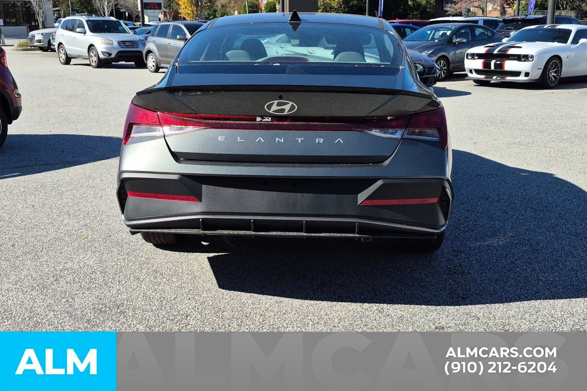 Certified 2026 Hyundai Elantra SEL Sport FWD image 6