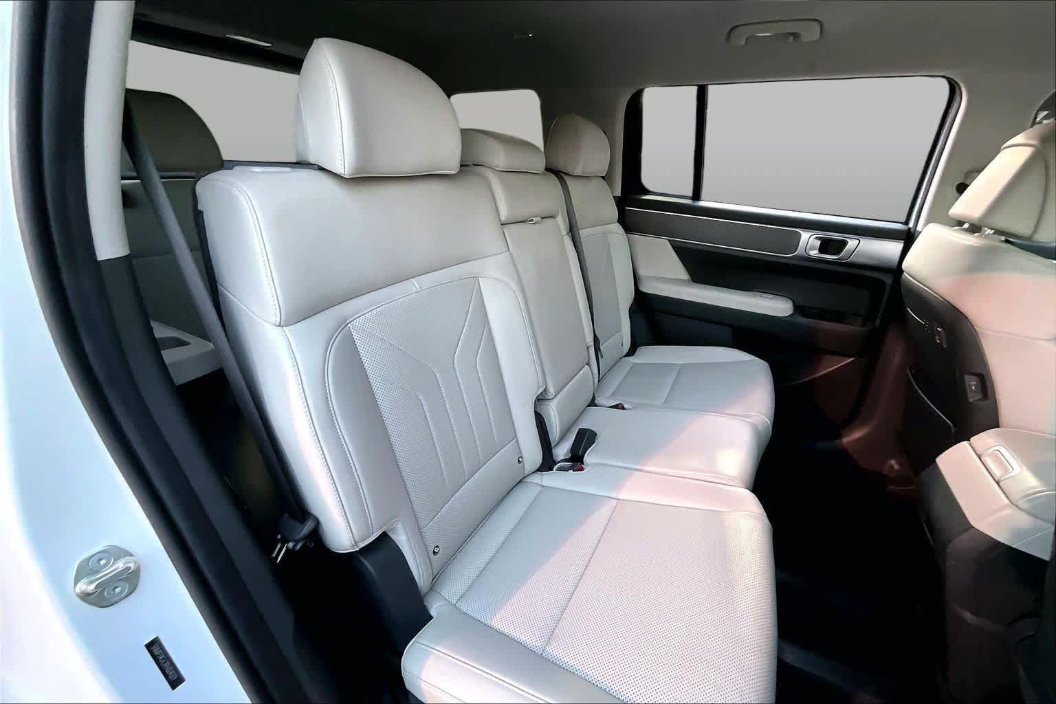 Used 2024 Hyundai Santa Fe SEL FWD image 19