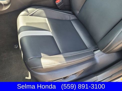 Used 2025 Toyota Camry SE FWD image 11