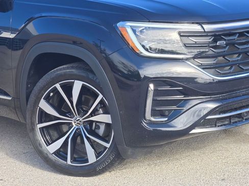 Used 2024 Volkswagen Atlas SEL Premium R-Line image 4