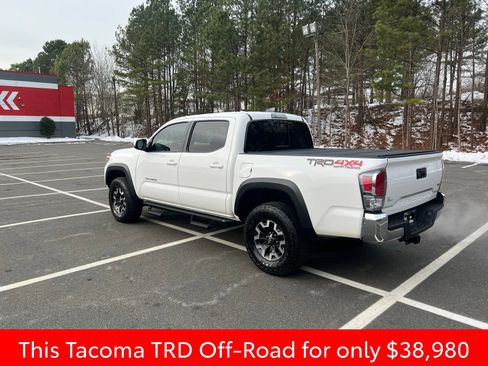 Used 2022 Toyota Tacoma TRD Off-Road image 19